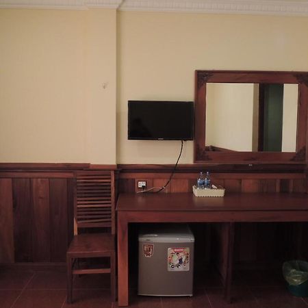 Banan Hotel Battambang Extérieur photo