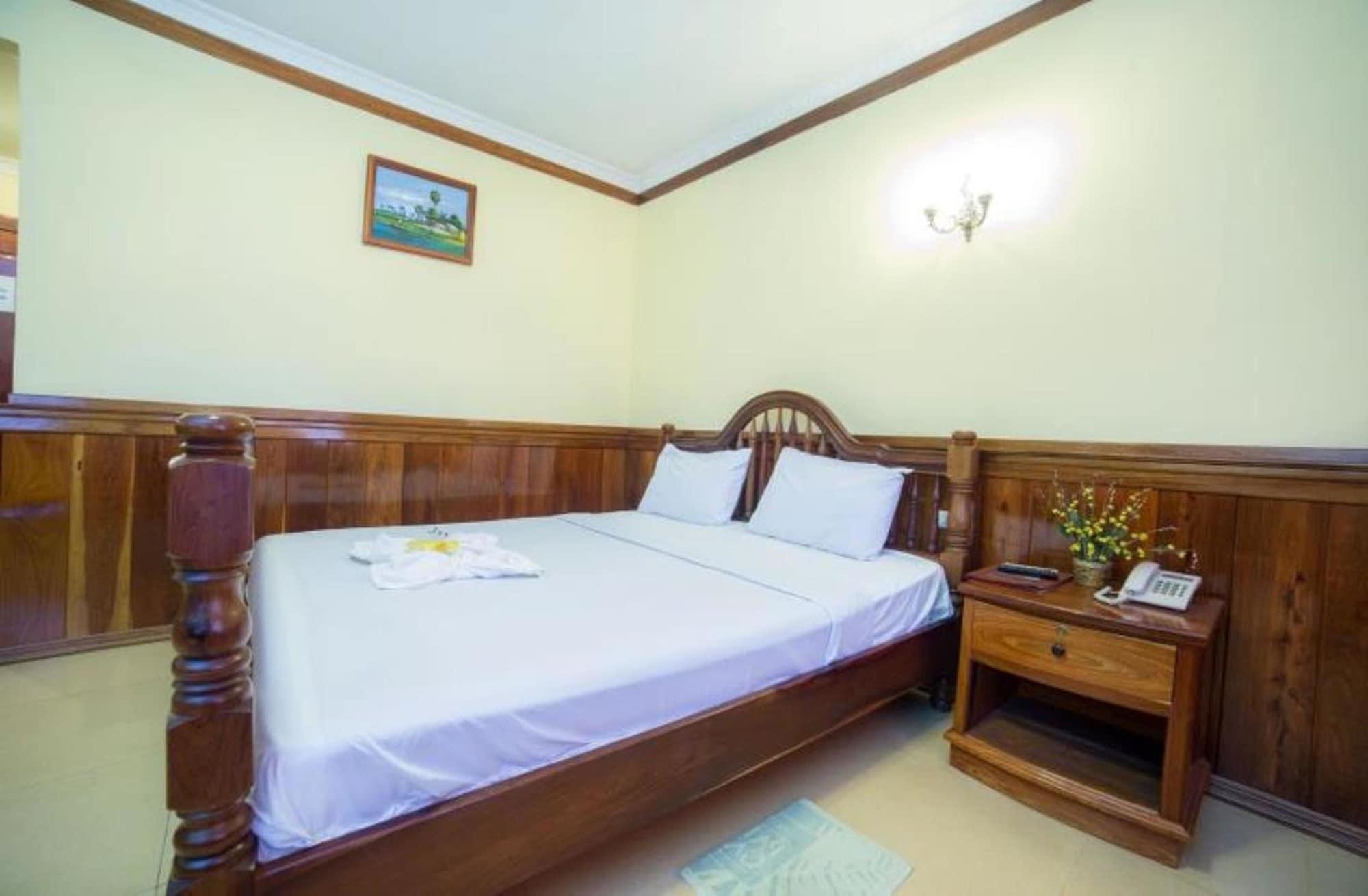 Banan Hotel Battambang Extérieur photo