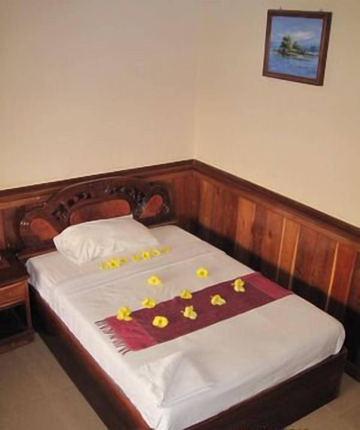 Banan Hotel Battambang Extérieur photo