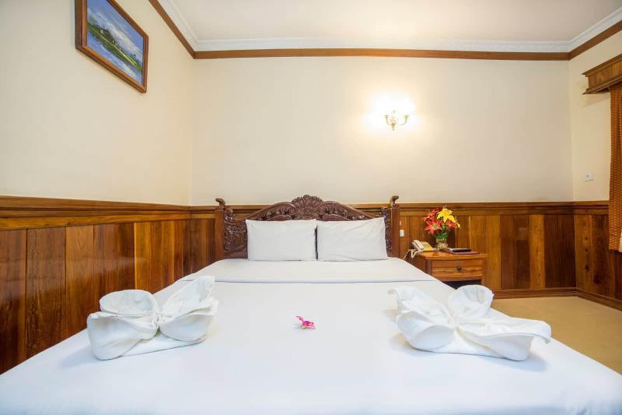 Banan Hotel Battambang Extérieur photo