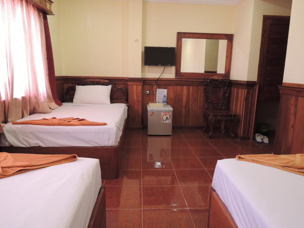Banan Hotel Battambang Chambre photo