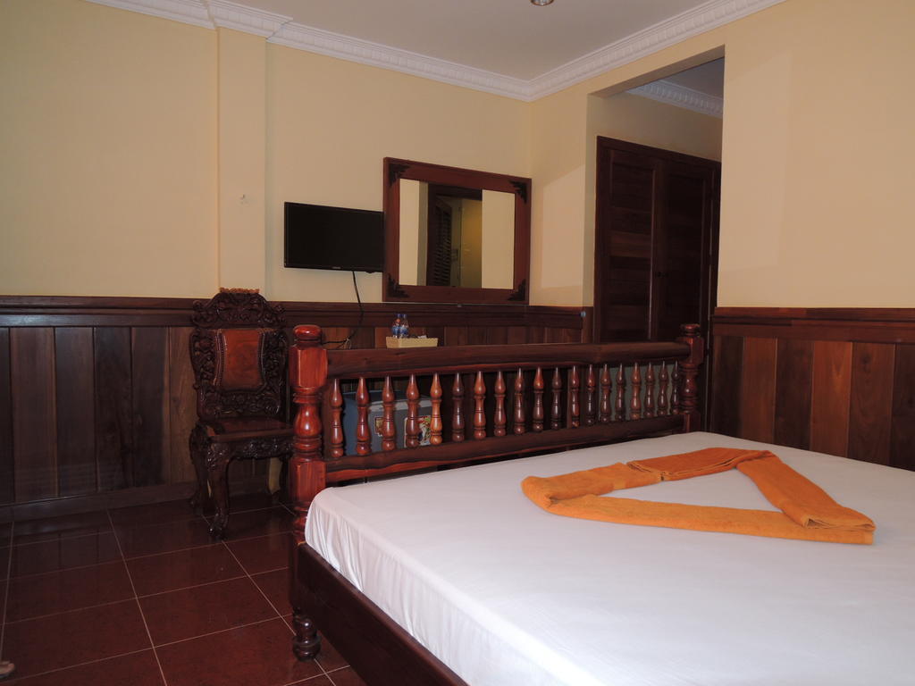 Banan Hotel Battambang Chambre photo