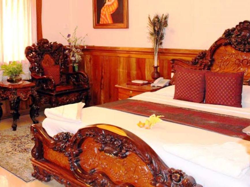 Banan Hotel Battambang Extérieur photo