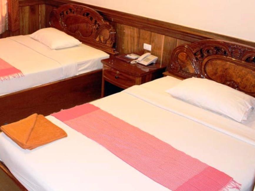 Banan Hotel Battambang Extérieur photo