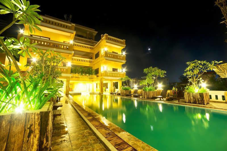 Banan Hotel Battambang Extérieur photo
